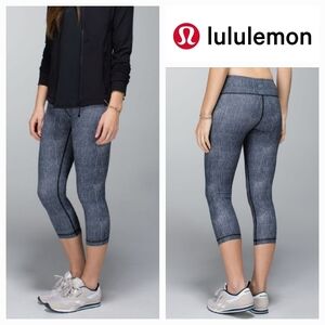 Lululemon Wunder Under Crop in Burlap Texture Black Dune Full-On Luxtreme Sz 4